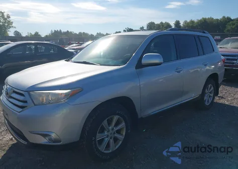 2012 Toyota Highlander Se V6 z USA, uszkodzony, nr VIN 5TDBK3EH3CS136059